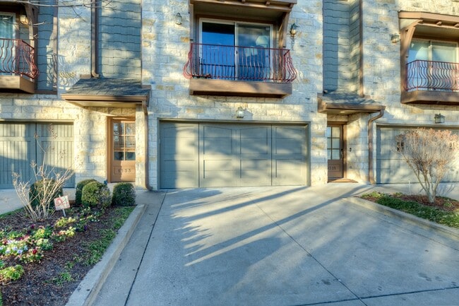 Photo - 1333 E 41st Pl