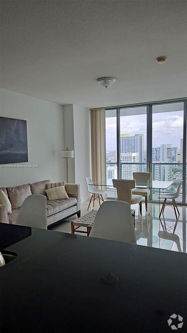 Building Photo - 79 SW 12th St Unit 3711-S Rental