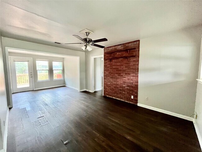 Photo - 5101 Guadalupe St