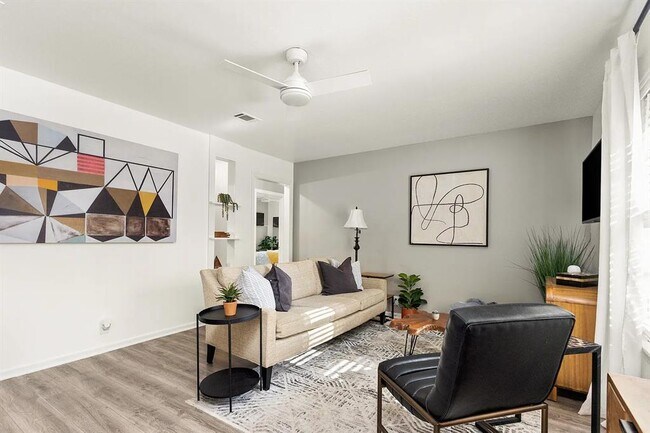 Photo - 3312 Bengston St