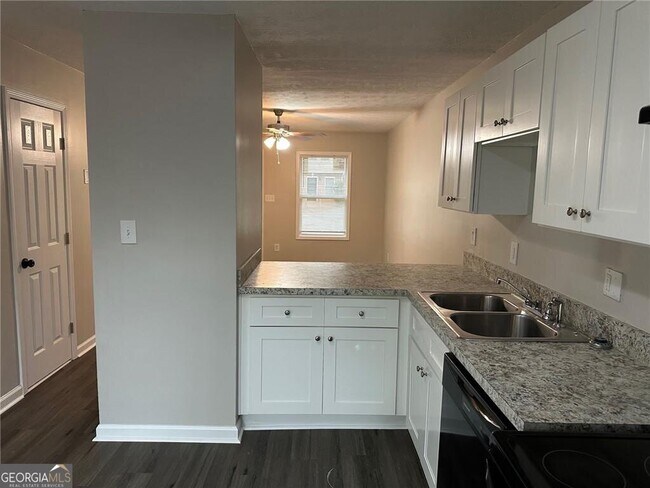 Photo - 5144 Spring St