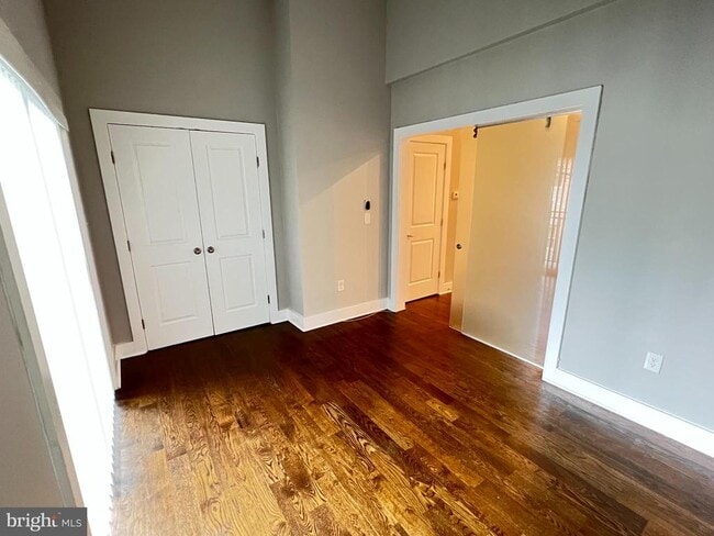 Photo - 1620 E St NE Unit 3