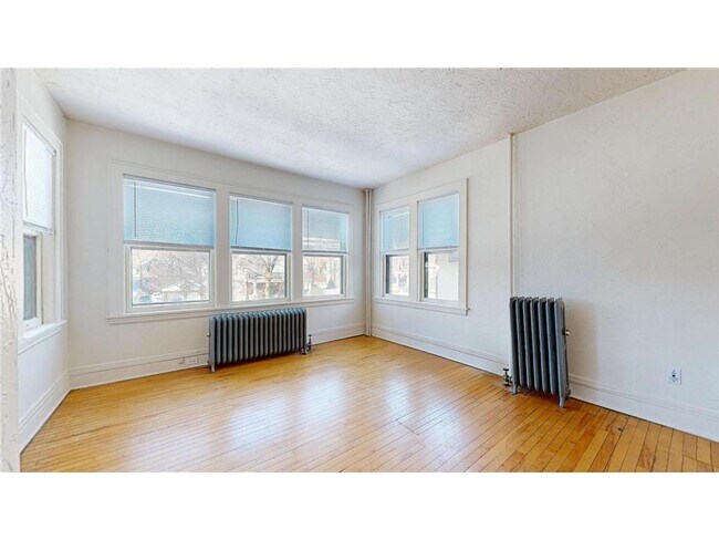 Photo - 1917 Emerson Ave S Unit 202