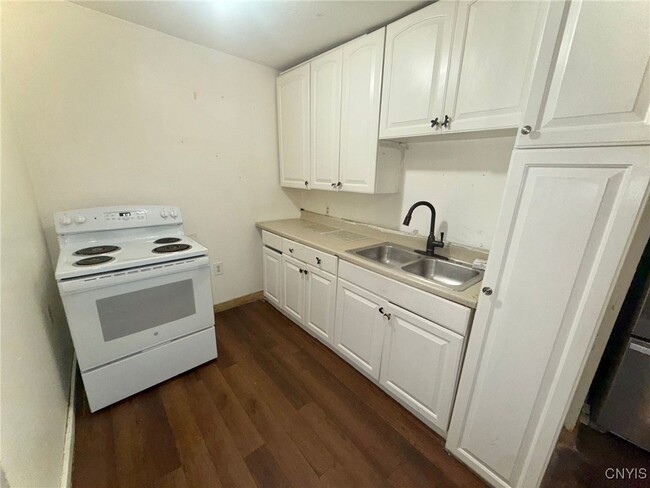 Photo - 365 Richmond Ave