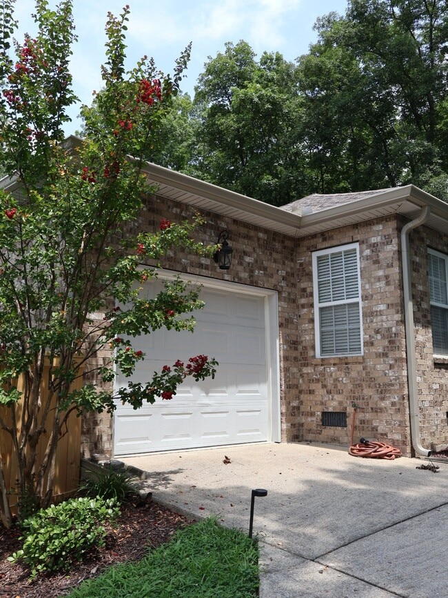 Photo - 829 Ridgetop Dr