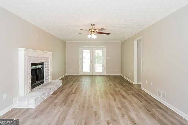 Photo - 1009 Trestle Dr