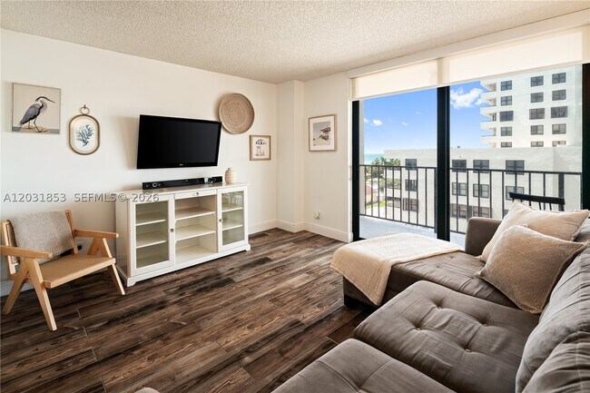 Photo - 2625 Collins Ave Unit 502