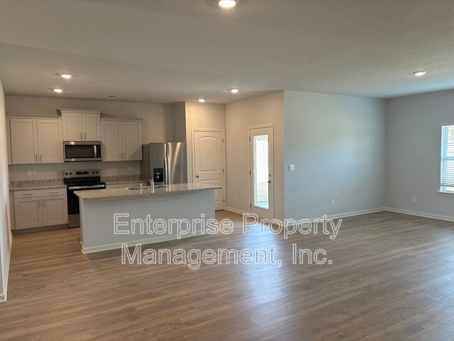 Photo - 265 Kipling Dr