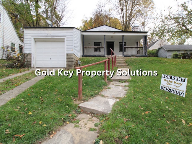 Building Photo - 2 Bedroom/1 Bath Home with Covered Front Porch and Garage (SECTION 8 APPROVED)