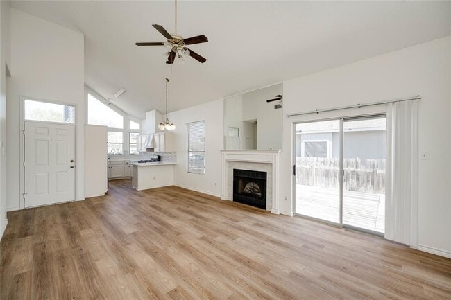 Photo - 2007 Castle View Dr