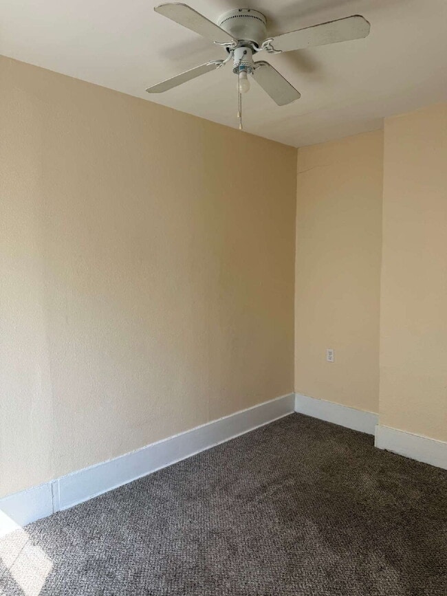Photo - 1 Bedroom plus a Den, Close to SAC and Ala... Unit 3 upstairs