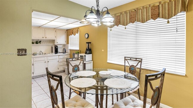 Photo - 2031 Dewey St Unit 302