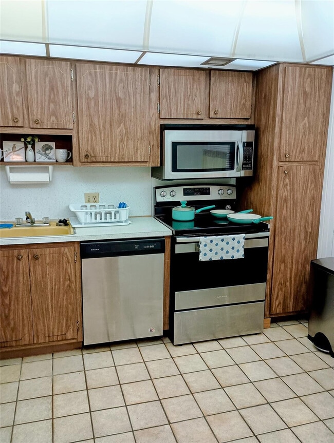 Photo - 3200 N Palm Aire Dr Unit 105