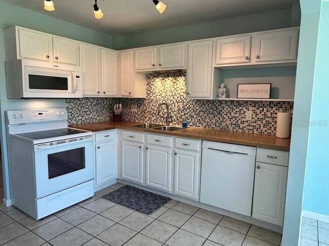 Photo - 5095 Bay St NE Unit 111