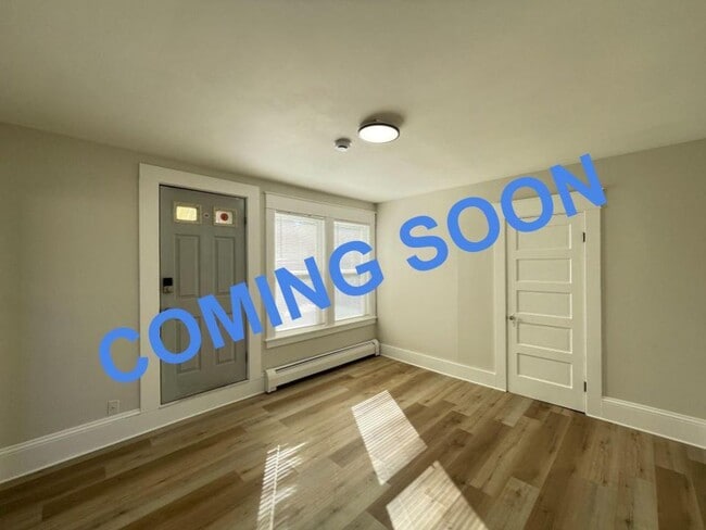 Building Photo - 55 Henriette St Unit 4