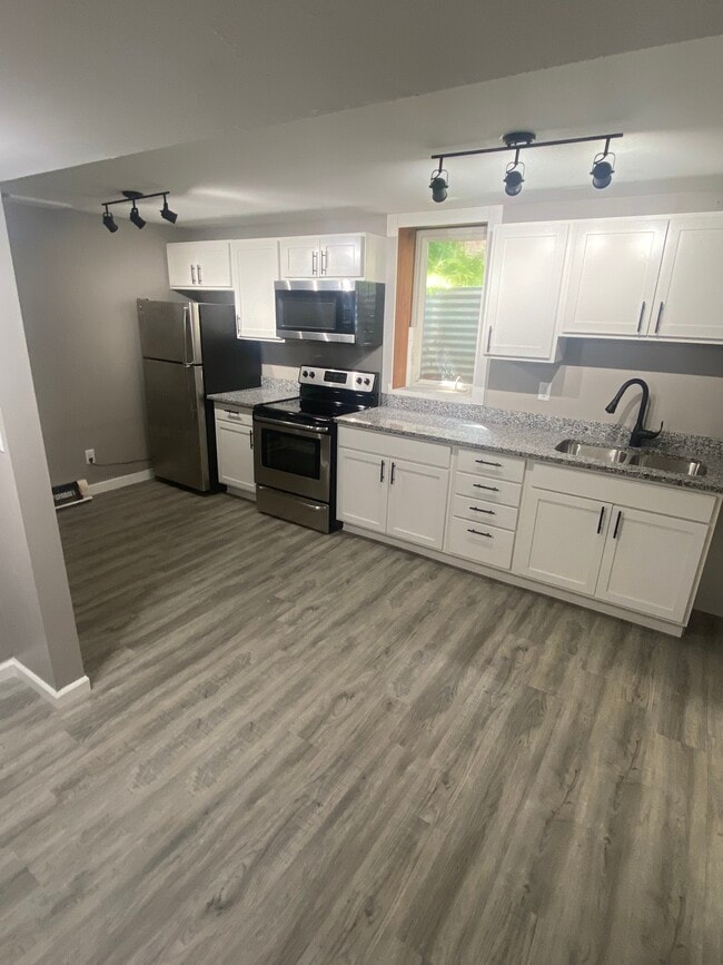 Photo - 332 Quincy St NE Unit 332 lower