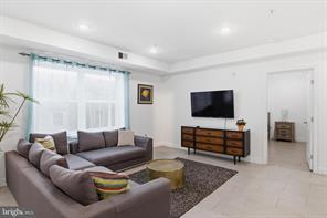 Photo - 925-29 N Broad St Unidad 3G