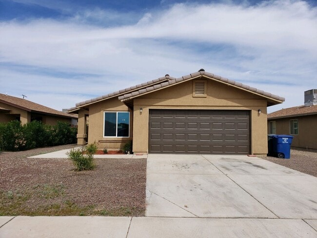 Building Photo - 3 bedroom/2 bath home for Rent