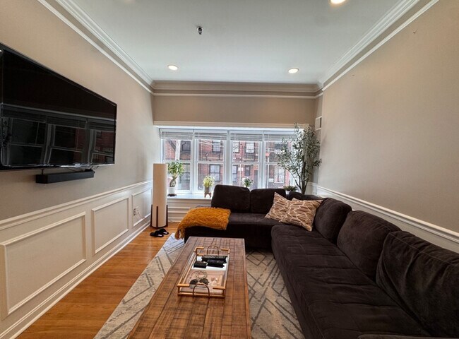Building Photo - 32 Clarendon St Unit 1 Rental