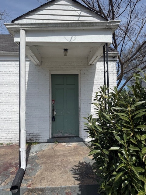 Building Photo - Quaint 2BR/1BA duplex with real wood floors!