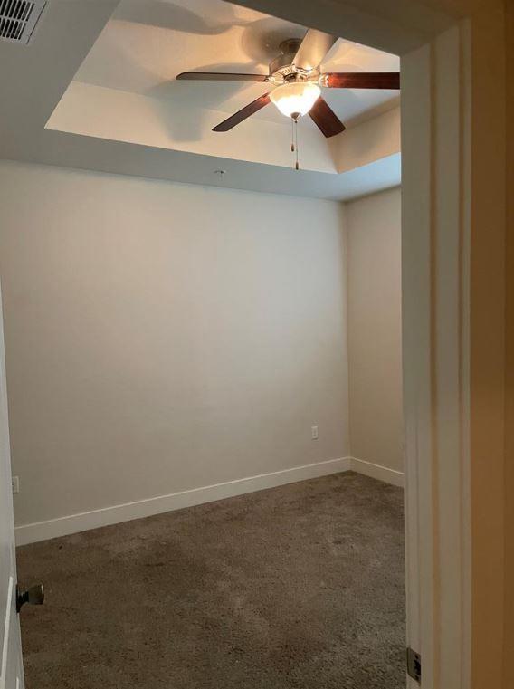 Photo - 2212 Creekside Ln