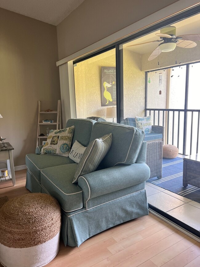 AÉREA_ZoomedIn - 4408 Weybridge Unidad Weybridge