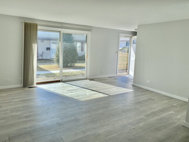 Photo - 214 Barcliffe Ln Unit 214