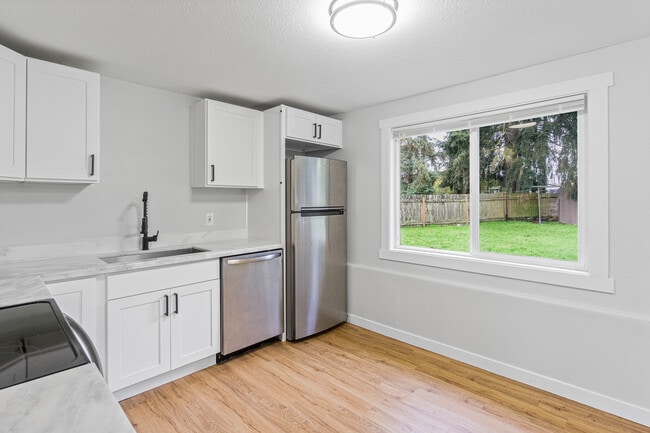 Photo - 5110 Diamond Blvd SW