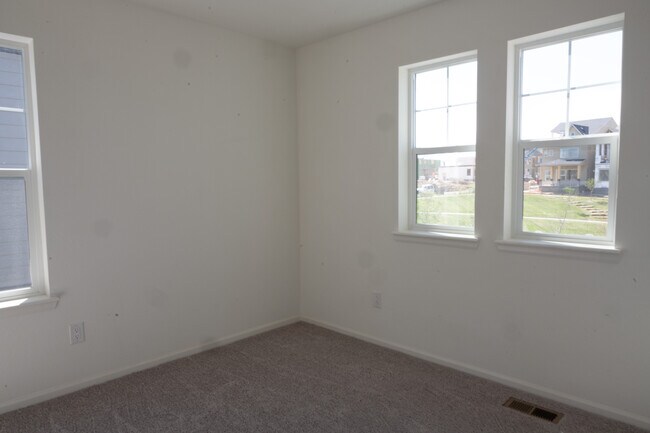 Photo - 16664 Shoshone St