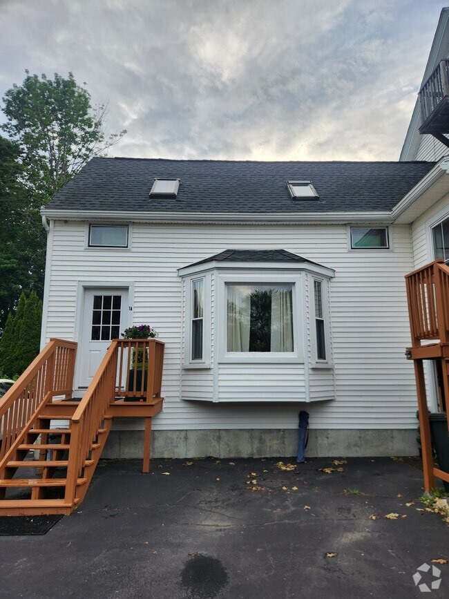 Building Photo - 126 6th St Unit 1A Rental