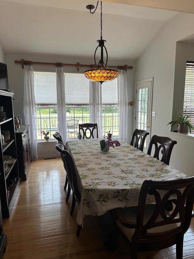 Photo - 209 Turnbridge Ct