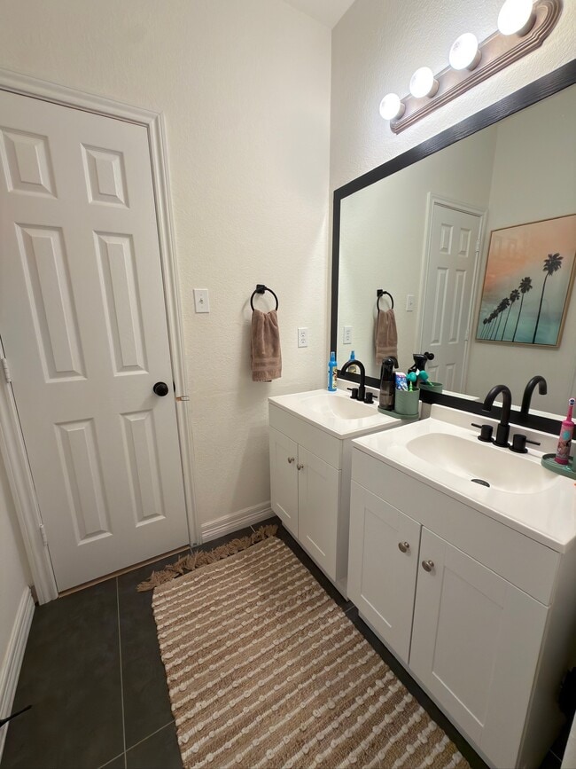 Photo - 16927 Locust Springs Dr