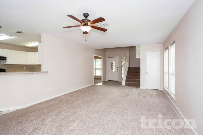 Photo - 1702 Glacier Blue Dr