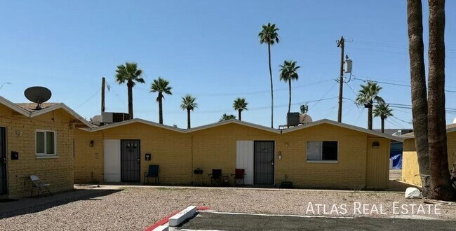 Building Photo - 757 E Millett Ave Unit B