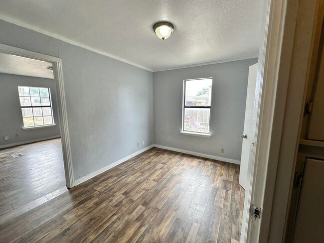 Photo - 1903 S Highland St