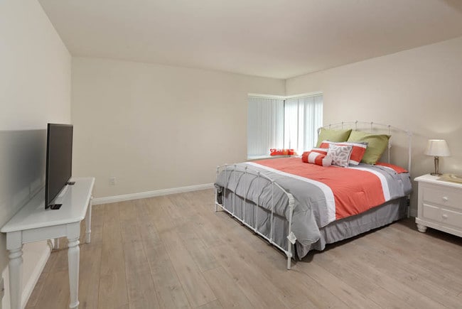Woodcreek Apartments