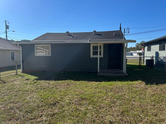 Photo - 105 Cross St