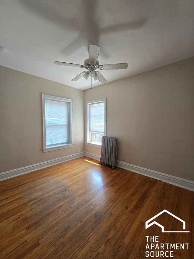 Photo - 918 Reba Pl Unit 3S