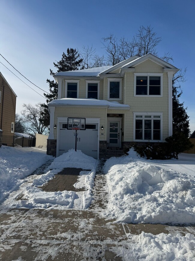 Building Photo - 94 Park Ave