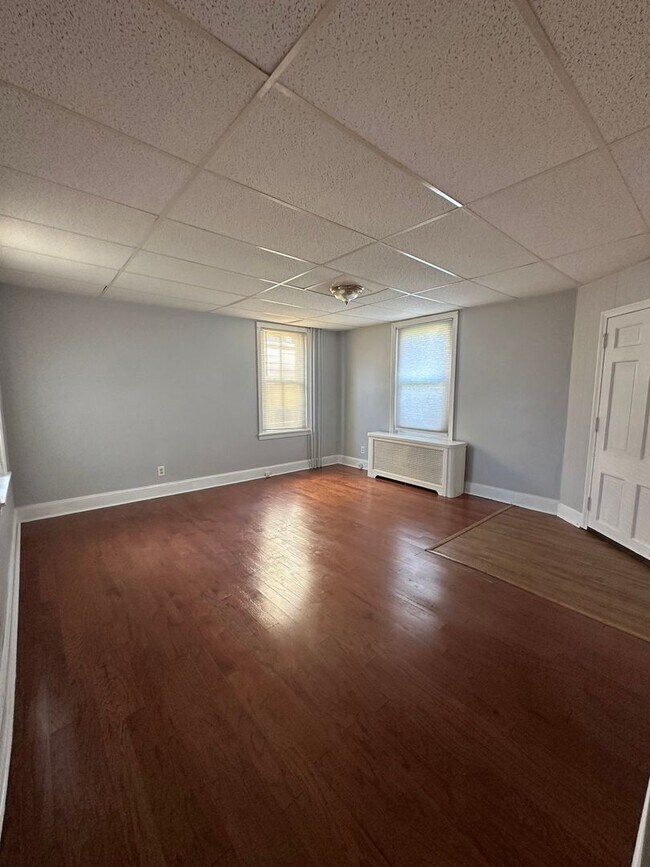 230 Sharon Ave Unit A1