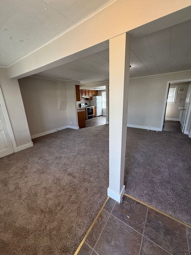 Photo - 1614-1614 1/2 Tainter St Unit 1614
