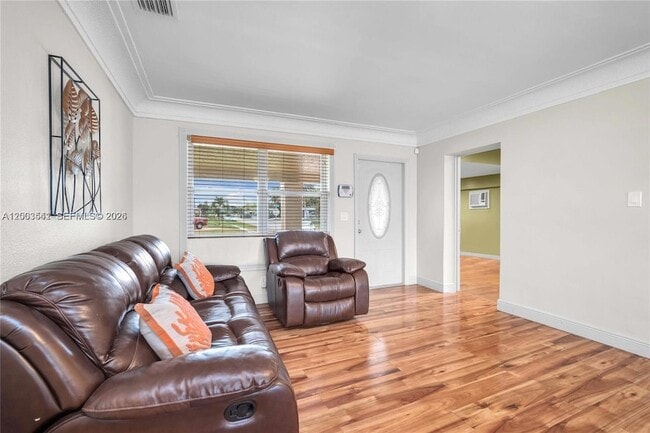 Photo - 2825 SW 5th St