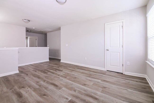 Photo - 36 W Painted Way