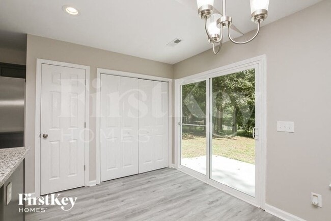 Photo - 128 Lismark Dr