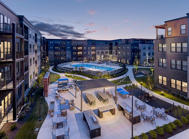 Building Photo - Atlee Square Rental
