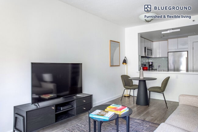 Photo - 240 Lombard St Unidad FL3-ID361