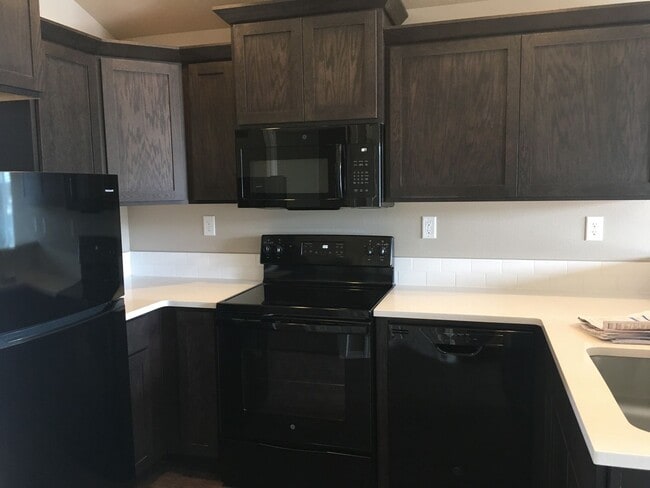 Photo - 2 Bedroom / 1 Bathroom Cottage in SW Redmond