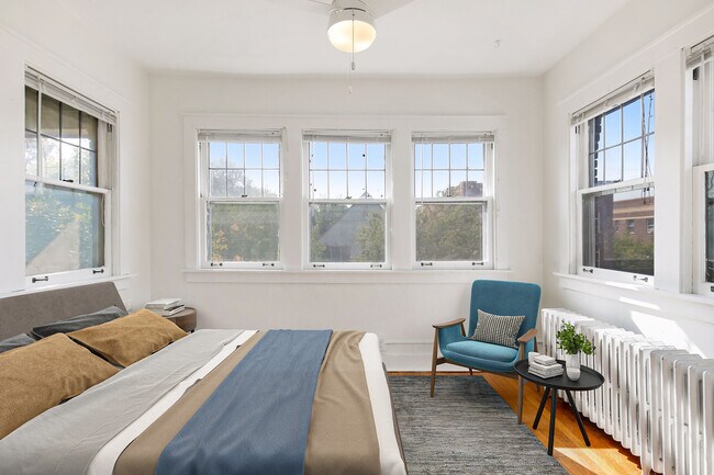 2415 Harriet Ave. Unit 3