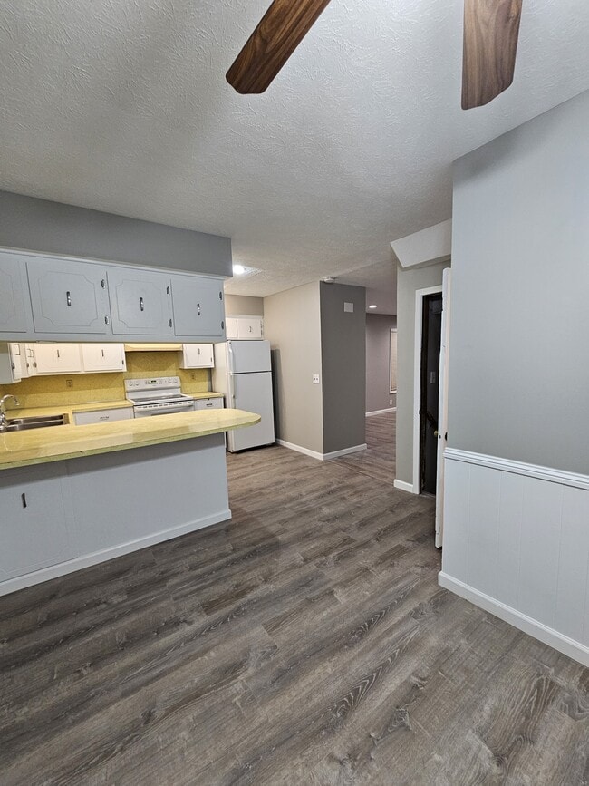 Photo - 5604 S 79th St