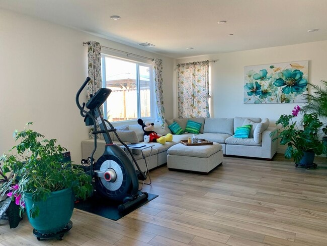 Photo - 4 Bedroom Home in Hollister with 3 Full Bathrooms and Central A/C
